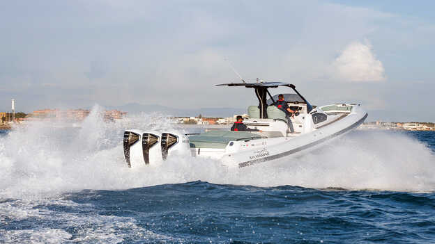 Silnik zaburtowy BF250